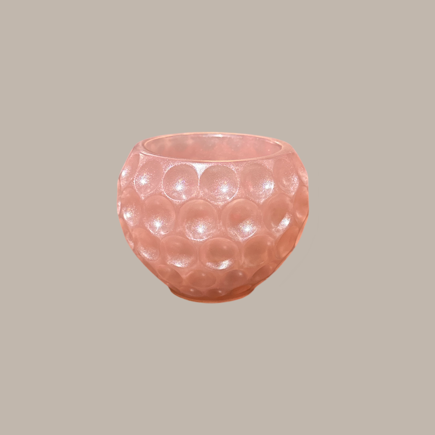Kerzenglas aus rosa Epoxidharz
