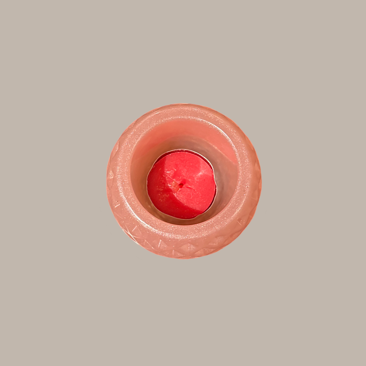 Kerzenglas aus rosa Epoxidharz